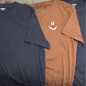 T-shirt Bundle! 2 Old Navy Short-Sleeve Tees and 1 Graphic Brown Tee- Smile Logo